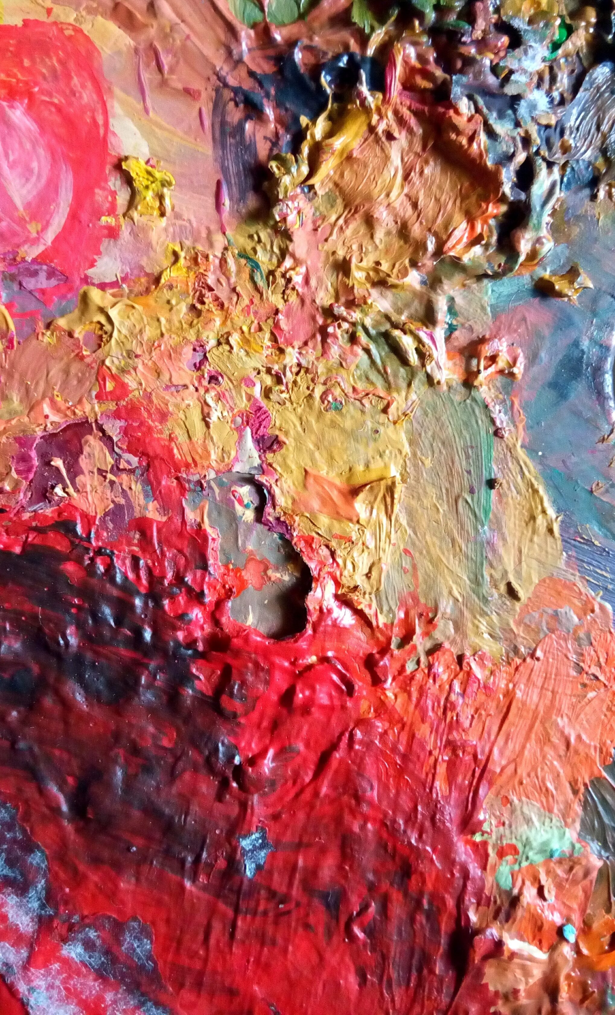 red-palette-paint-close-up-MY7ABTZ